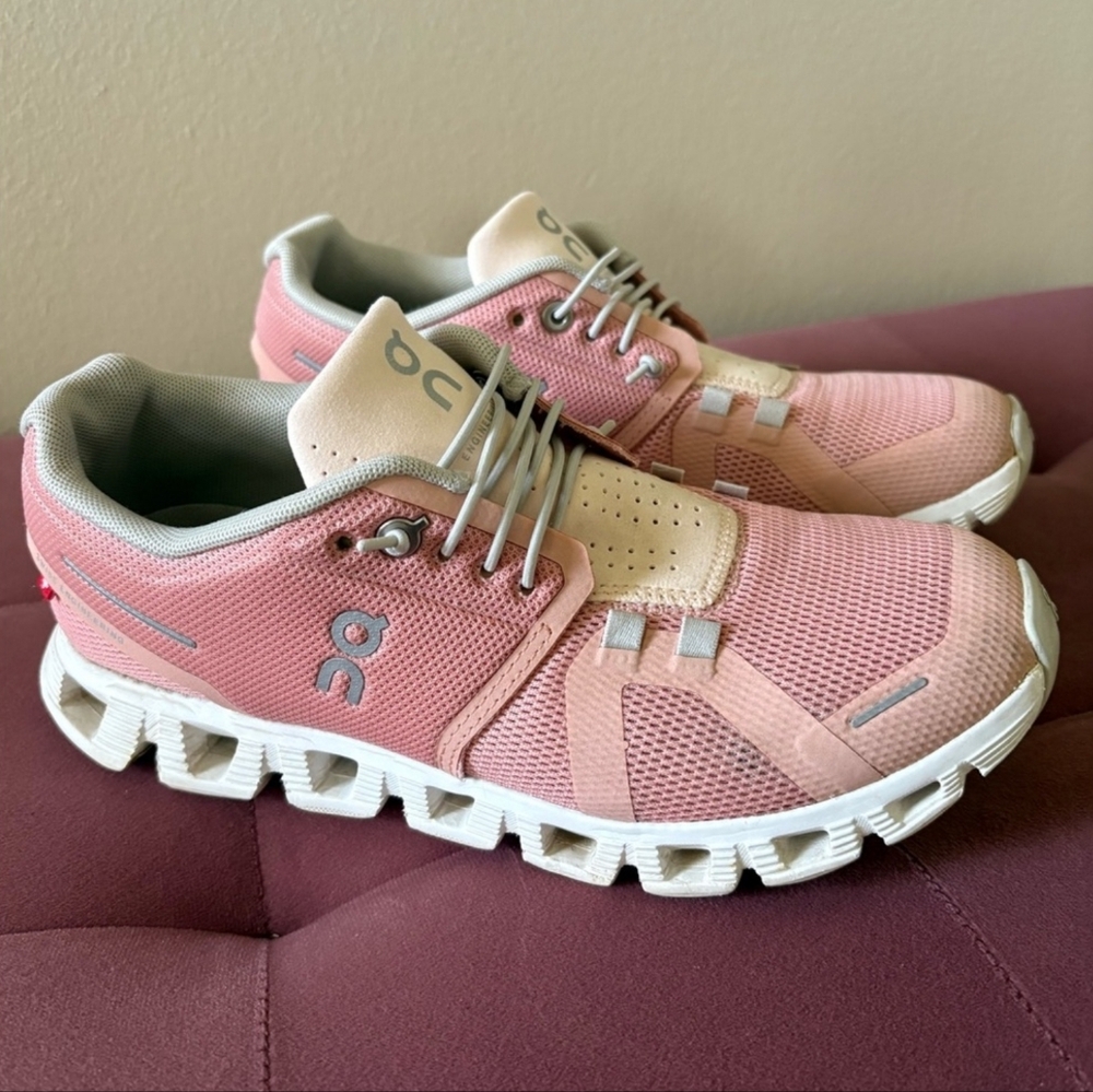 On Cloud 5 Pink/Blush Colorway running shoes